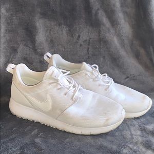 Nike size 7 all white shoes!